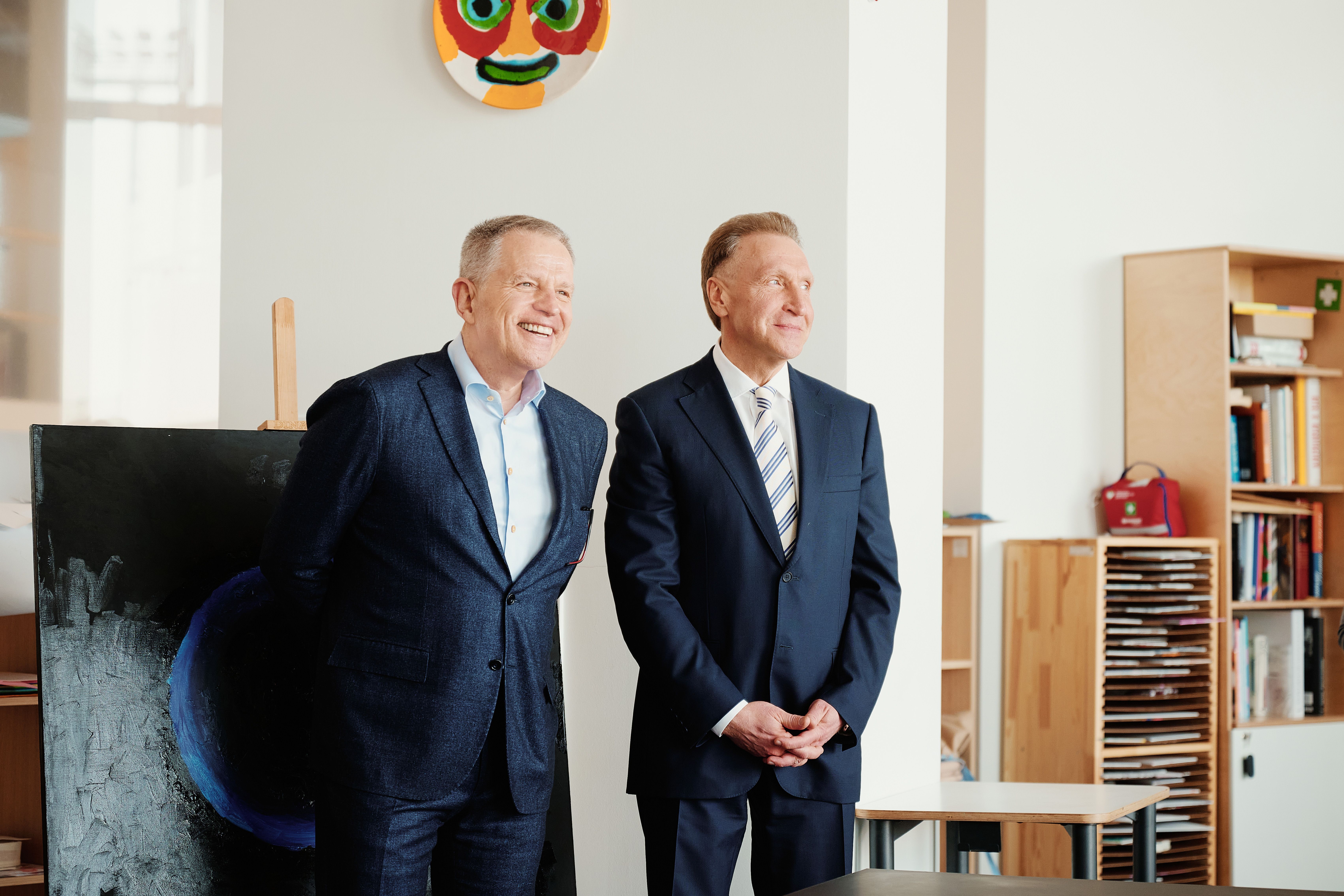 Экскурсия по кампусу школы