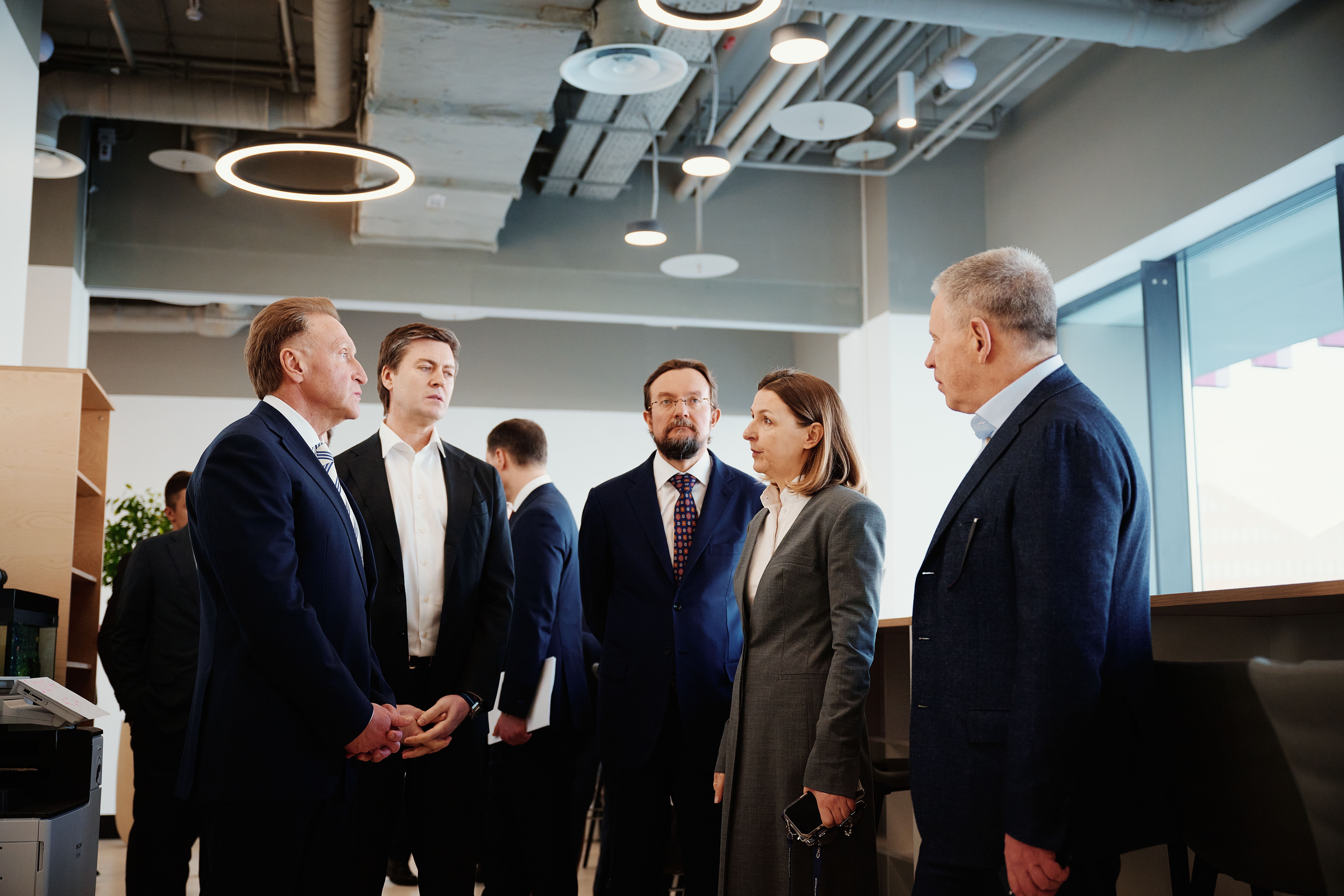 Экскурсия по кампусу школы